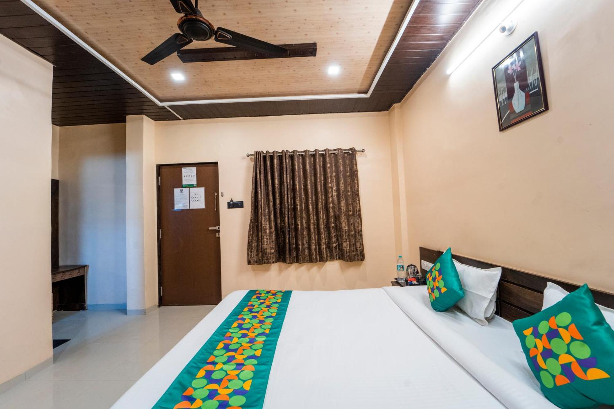 Treebo Trend Hotel Iceberg Mahābaleshwar Buitenkant foto