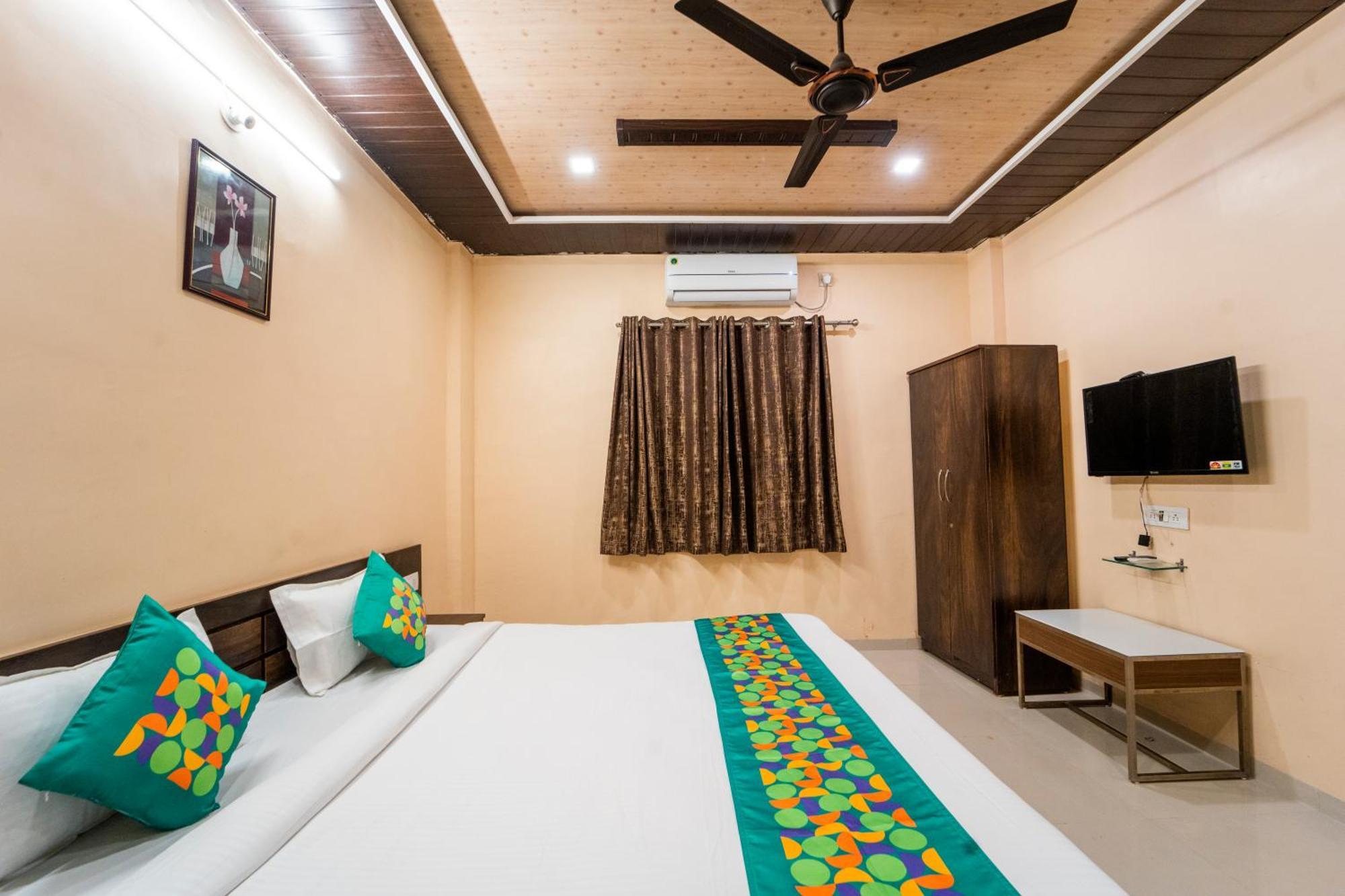 Treebo Trend Hotel Iceberg Mahābaleshwar Buitenkant foto